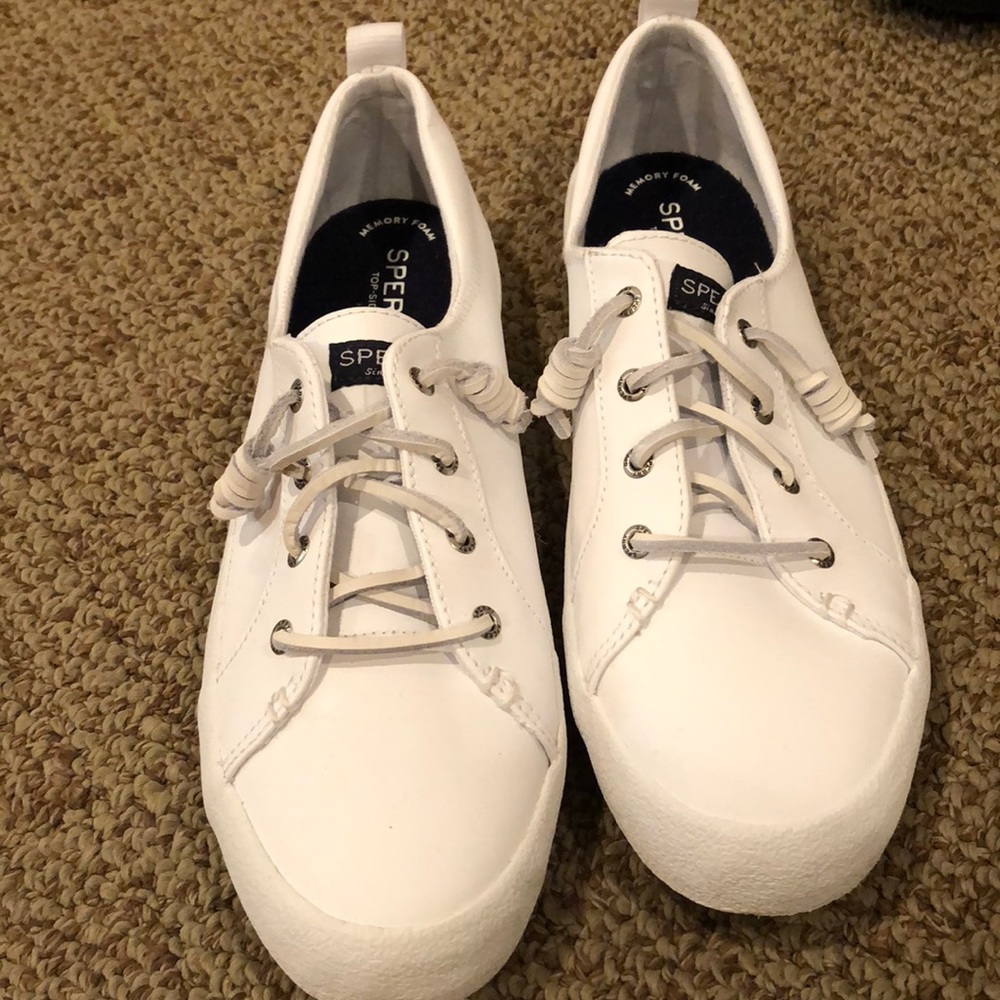 Sperry Crest Vibe Sneaker BRAND NEW